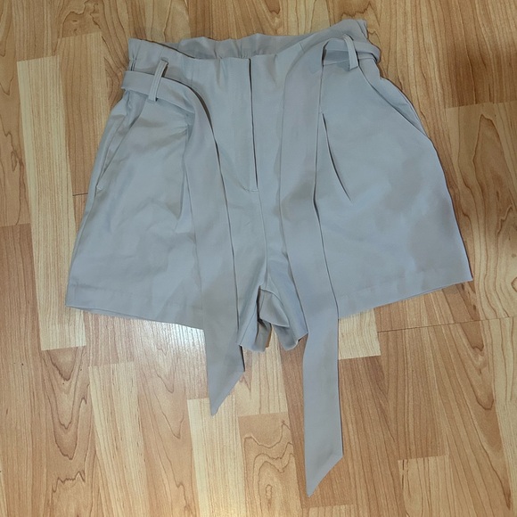 Dynamite Cream Fancy Shorts - Picture 3 of 4